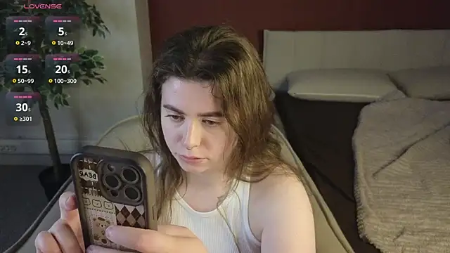 Snapshot of LovingWhisperr chatting on 06-11-26, 01:05 LovingWhisperr online show from 06-11-26, 01:05