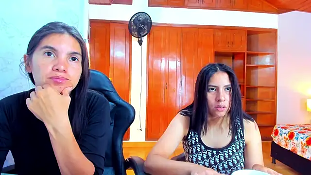 Emily and Soffy online show from 04-08-26, 12:16