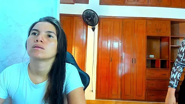 Emily and Soffy online show from 04-18-26, 01:04