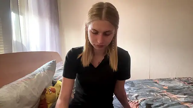 JeneeEady online show from 04-11-26, 06:18