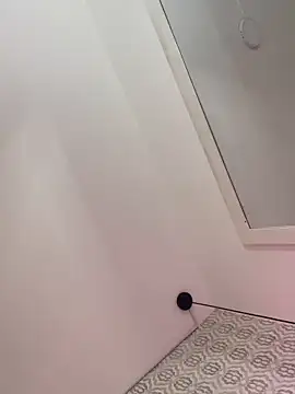 Mia rivers   online show from 04-19-26, 07:38