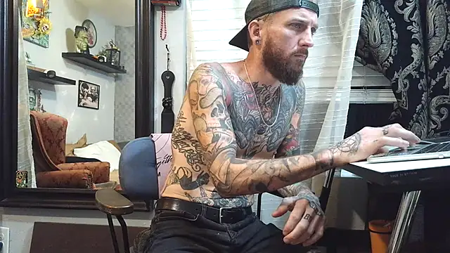 Snapshot of F_D_R_ chatting on 06-27-26, 04:28 F D R online show from 06-27-26, 04:28