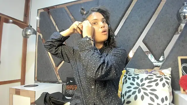 Maggyx online show from 03-26-26, 01:49