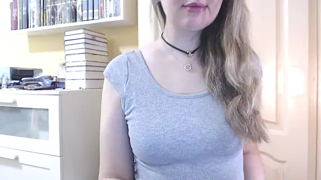 Snapshot of Tasiya chatting on 02-12-26, 10:10 Tasiya online show from 02-12-26, 10:10