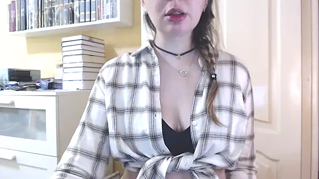 Snapshot of Tasiya chatting on 02-18-26, 10:11 Tasiya online show from 02-18-26, 10:11