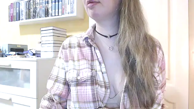 Snapshot of Tasiya chatting on 02-22-26, 07:45 Tasiya online show from 02-22-26, 07:45