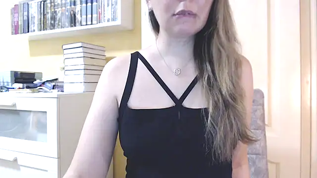 Snapshot of Tasiya chatting on 02-25-26, 01:32 Tasiya online show from 02-25-26, 01:32