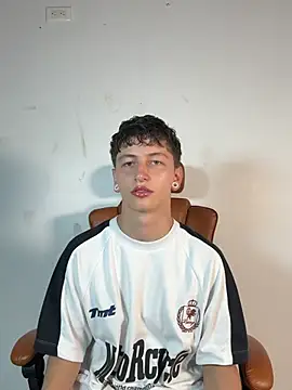 ARON LUXX online show from 03-24-26, 04:01