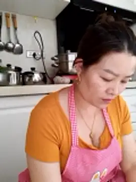 Jennie dogy online show from 05-14-26, 02:18