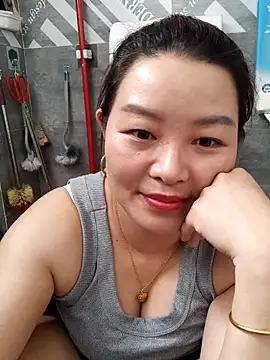 Jennie dogy online show from 05-18-26, 01:13