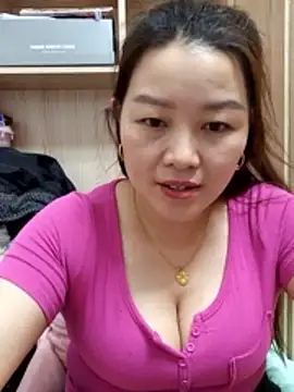 Jennie dogy online show from 05-20-26, 02:23