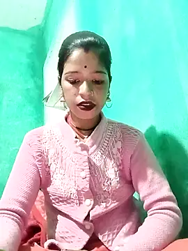 Snapshot of Hot_kir86 chatting on 02-18-26, 03:30 Hot kir86 online show from 02-18-26, 03:30