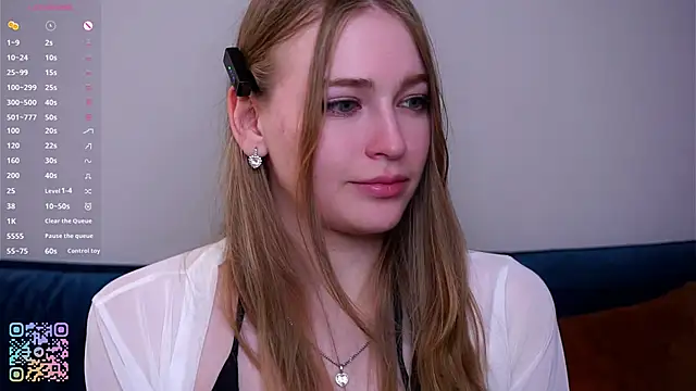 RowenaIanniello online show from 04-26-26, 02:48