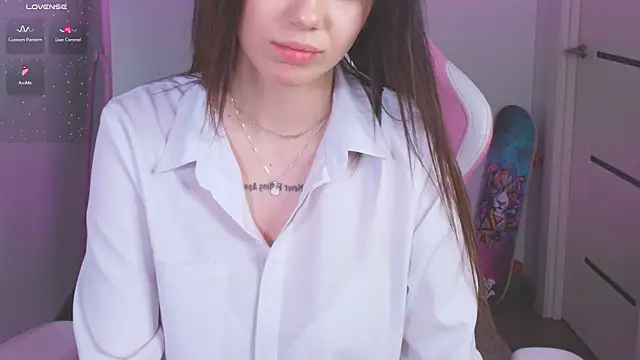 laylaura online show from 04-01-26, 01:41