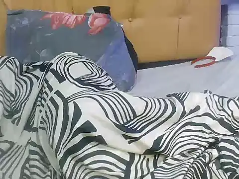 Snapshot of Ladyxx21 chatting on 02-14-26, 05:26 Ladyxx21 online show from 02-14-26, 05:26