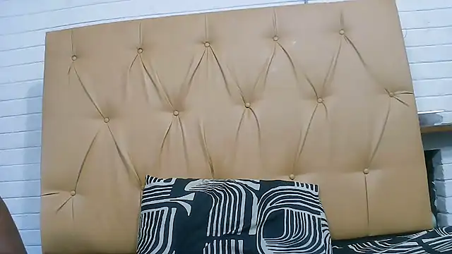 Snapshot of Ladyxx21 chatting on 02-19-26, 04:52 Ladyxx21 online show from 02-19-26, 04:52