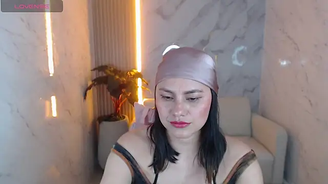 rox luxury tf online show from 03-05-26, 07:54