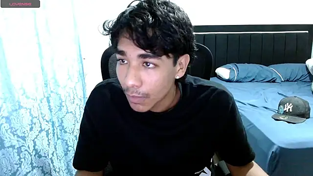 Snapshot of Pedestal_diamant chatting on 03-14-26, 11:10 Pedestal diamant online show from 03-14-26, 11:10