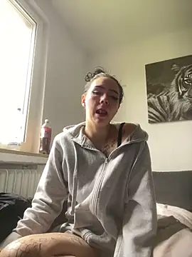 Snapshot of zoeelovee chatting on 03-13-26, 09:27 zoeelovee online show from 03-13-26, 09:27