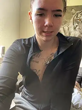 Snapshot of zoeelovee chatting on 03-16-26, 11:36 zoeelovee online show from 03-16-26, 11:36