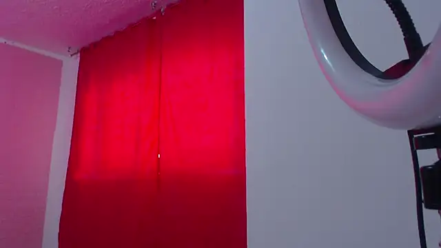 Snapshot of astrid_blaze_27 chatting on 03-06-26, 07:43 astrid blaze 27 online show from 03-06-26, 07:43