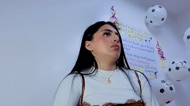 Snapshot of Julieta-Horny- chatting on 06-16-26, 02:09 Julieta-Horny- online show from 06-16-26, 02:09