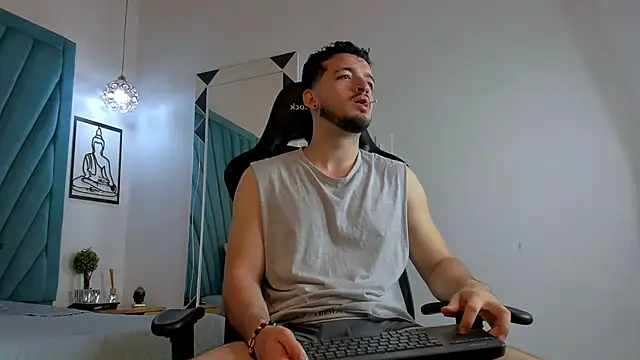 Logan Wolf-js online show from 04-04-26, 01:52