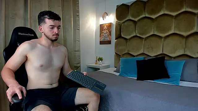 Logan Wolf-js online show from 04-05-26, 03:20