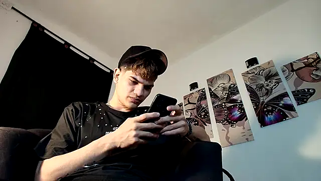 Jesshot bigcock20cm online show from 04-21-26, 02:15