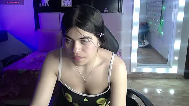 Snapshot of Katia_pretty_x chatting on 02-11-26, 04:39 Katia pretty x online show from 02-11-26, 04:39