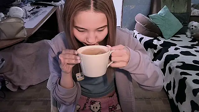 Hazel 4 U online show from 04-16-26, 06:25