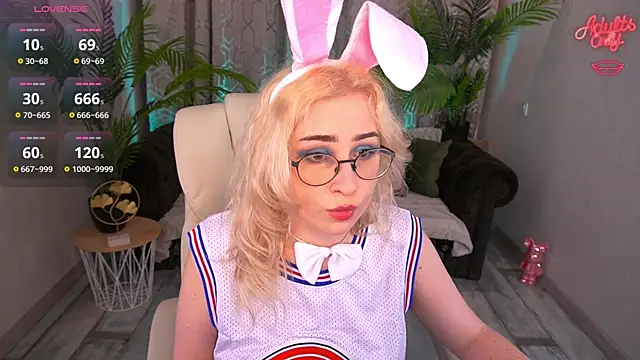 MillaLuxLove online show from 04-13-26, 08:14