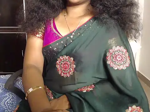 Snapshot of VixenNandhu chatting on 04-22-26, 07:04 VixenNandhu online show from 04-22-26, 07:04