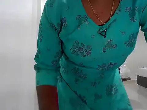 Snapshot of VixenNandhu chatting on 04-27-26, 06:17 VixenNandhu online show from 04-27-26, 06:17