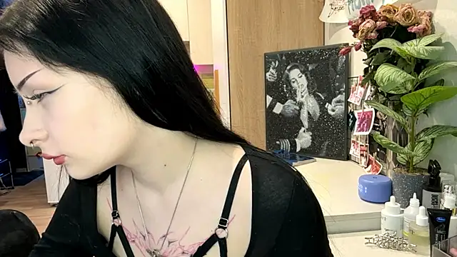 Snapshot of annicefeel chatting on 02-19-26, 02:02 annicefeel online show from 02-19-26, 02:02