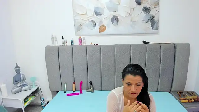 Snapshot of Giselle_James chatting on 03-21-26, 08:12 Giselle James online show from 03-21-26, 08:12