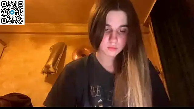 LovelySilk 63 online show from 04-20-26, 07:37