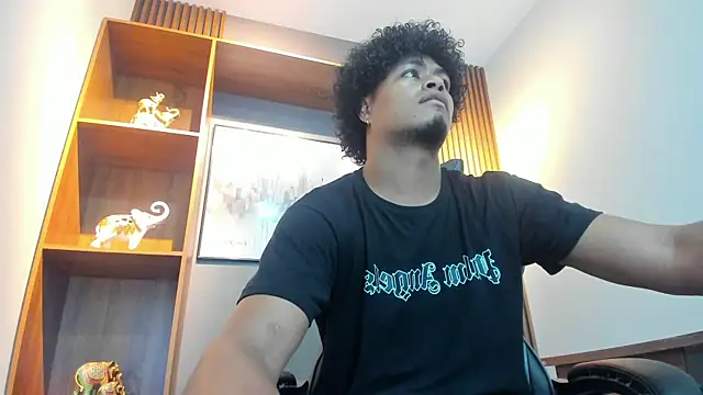 Kai Moreno online show from 02-12-26, 08:26