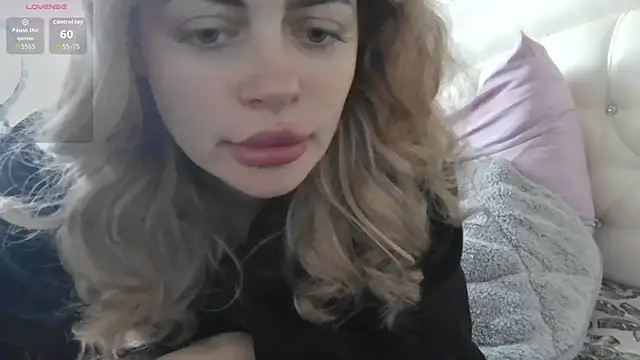 Snapshot of ShamlesssAdell chatting on 03-21-26, 08:19 ShamlesssAdell online show from 03-21-26, 08:19