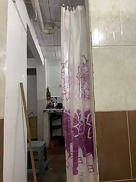 Snapshot of Romie_rous chatting on 02-14-26, 01:19 Romie rous online show from 02-14-26, 01:19