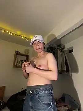 Snapshot of SimonMasseel chatting on 02-19-26, 12:17 SimonMasseel online show from 02-19-26, 12:17