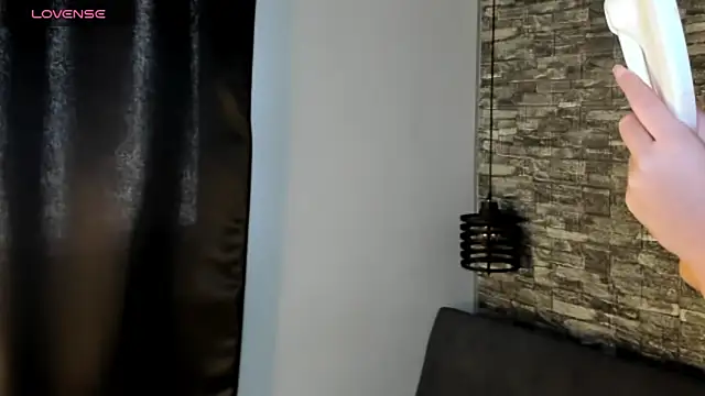 ASHLEY COLLINS1 online show from 03-19-26, 01:26