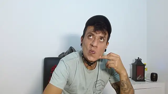 Snapshot of SkinnyDevil12 chatting on 02-16-26, 03:35 SkinnyDevil12 online show from 02-16-26, 03:35