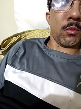 Snapshot of MOREN044 chatting on 02-06-26, 02:16 MOREN044 online show from 02-06-26, 02:16