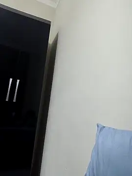 Snapshot of MOREN044 chatting on 02-14-26, 03:47 MOREN044 online show from 02-14-26, 03:47