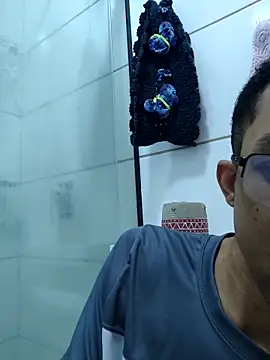 Snapshot of MOREN044 chatting on 03-22-26, 10:57 MOREN044 online show from 03-22-26, 10:57