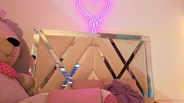 Snapshot of MAHYRA_TAY chatting on 07-19-26, 07:34 MAHYRA TAY online show from 07-19-26, 07:34