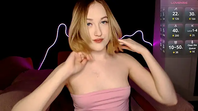 Snapshot of sofi_x_moon chatting on 02-12-26, 01:44 sofi x moon online show from 02-12-26, 01:44