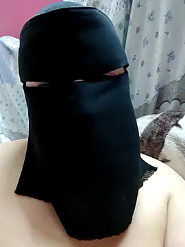 Snapshot of Warda_Egy chatting on 04-29-26, 08:15 Warda Egy online show from 04-29-26, 08:15