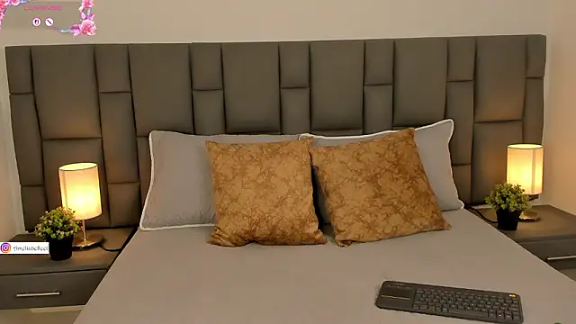 Amelie Belle  online show from 02-23-26, 01:41